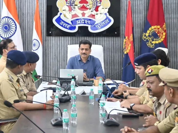 साइबर अपराधियों का साम्राज्य ध्वस्त करेगी वाराणसी पुलिस: सीपी ने 15 दिन में थानों से मांगी रिपोर्ट, 58 गैंग...