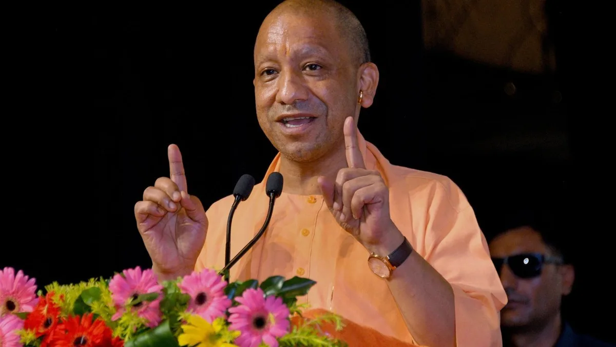 वाराणसी के पिंडरा में बोले मुख्यमंत्री योगी आदित्यनाथ, कानून व्यवस्था और महिला सुरक्षा पर सरकार का कड़ा रुख