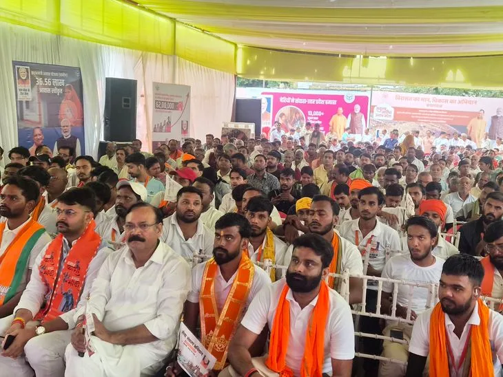 पीएम मोदी ने वाराणसी-वडनगर सेवा यात्रियों से किया वर्चुअल संवाद: आगरा में यात्रा के अनुभव जाने, भारत की विव...