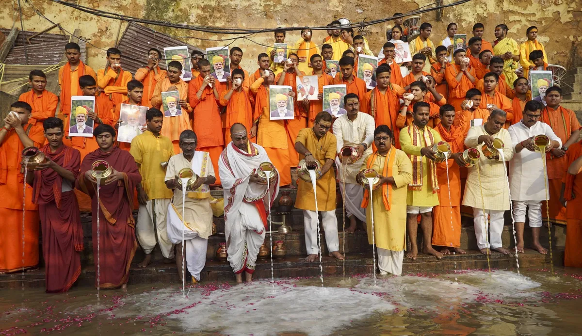 76 priests perform Ganga Aarti in Varanasi on PM Modi’s birthday