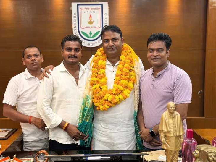 भाजपा काशी क्षेत्र के क्षेत्रीय मंत्री का स्वागत: गाजीपुर से पहुंचे लोगों ने माला पहनाकर दी नई जिम्मेदारी क...