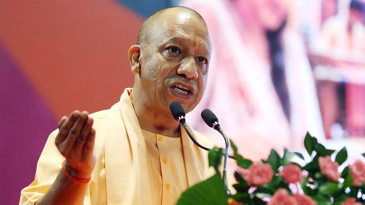 Yogi Adityanath felicitates working women at honour ceremony in Varanasi