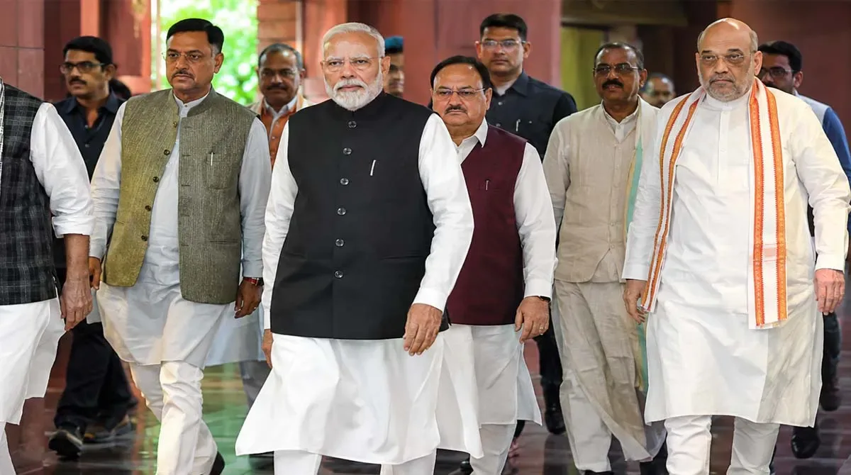 76 साल के हुए पीएम मोदी, बाबा विश्वनाथ की नगरी काशी में शुरू हुई ऐतिहासिक ‘सेवा संकल्प बाइक यात्रा’