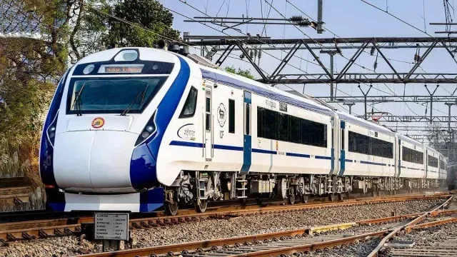 वाराणसी-दिल्ली रूट पर बढ़ेगी रफ्तार, कैंट स्टेशन से स्लीपर वंदे भारत चलाने की तैयारी हुई तेज
