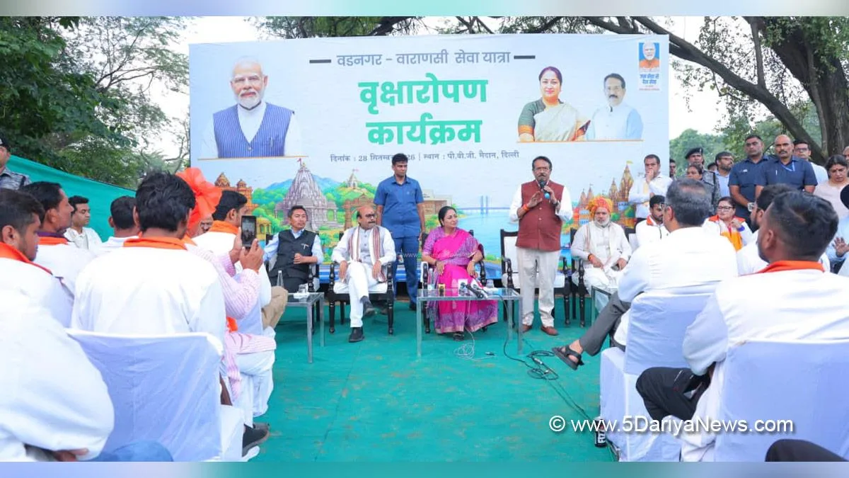 CM Rekha Gupta welcomes Vadnagar-to-Varanasi ‘Seva Sankalp Yatra’
