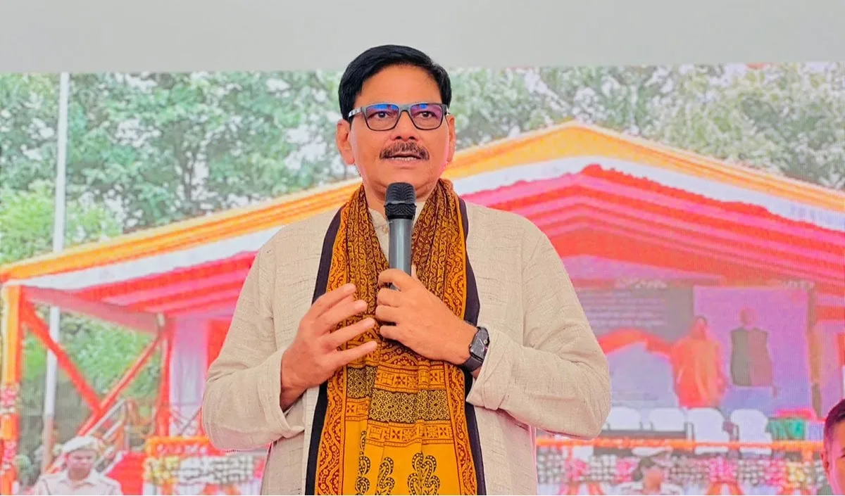 "वडनगर से काशी तक की यात्रा प्रधानमंत्री श्री नरेंद्र मोदी जी के जीवन-सफर और राष्ट्रसेवा की प्रेरणादायी गाथा: धीरेन्द्र सिंह"