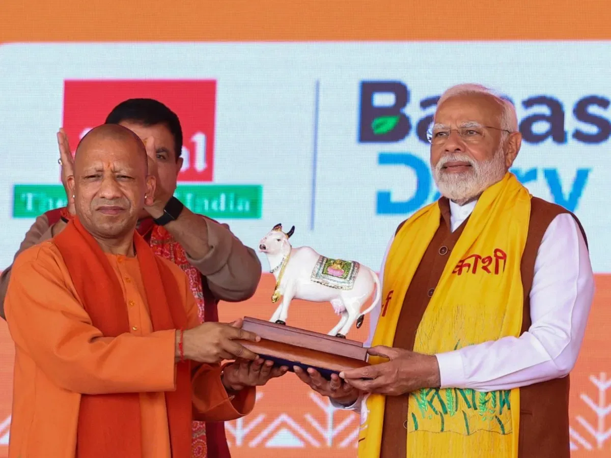 PM मोदी ने वाराणसी में Amul प्लांट में किया 35 प्रोजेक्ट्स का उद्घाटन और शिलान्यास, बोले- मैं हर छोटे किसान, उद्यमी का दूत - hindi.business-standard.com