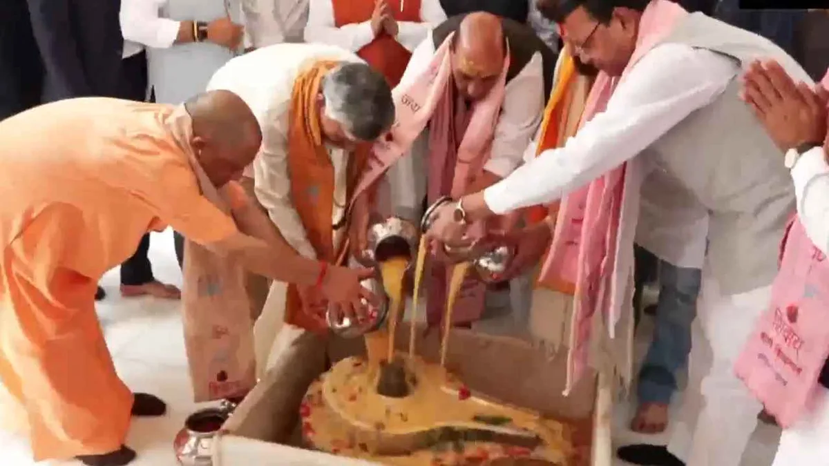 Special Celebrations in Kashi, 76-Litre Milk Abhishek and Bike Rally Planned | PM मोदी के जन्मदिन पर काशी में खास पूजा-अर्चना, CM योगी और राजनाथ सिंह ने की लंबी उम्र की कामना | News Track in Hindi