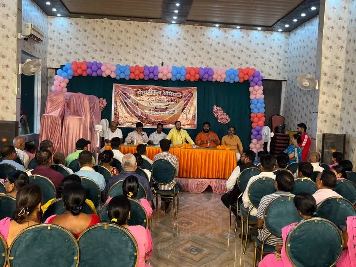 वाराणसी के शिवपुर में जनकल्याण शिविर: 13 योजनाओं के लिए लिए गए आवेदन, जरूरतमंदों को मौके पर मिली मदद