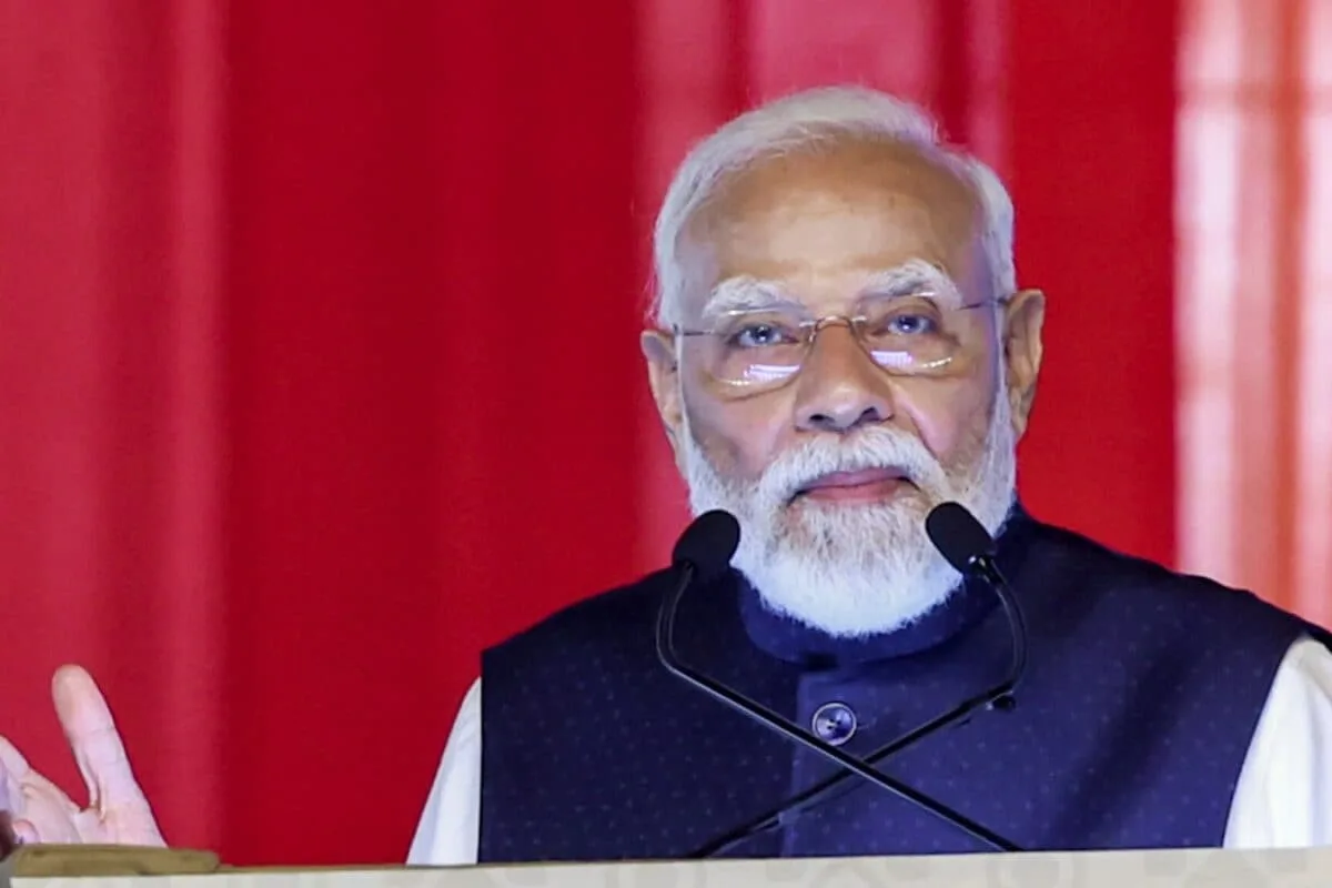 पीएम मोदी का जन्मदिन: काशी में 10 नदियों के जल से बाबा विश्वनाथ का अभिषेक, हर बूथ पर जलेंगे 200 दीये