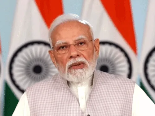 शाह बोले- मोदी दुनिया के सबसे लोकप्रिय नेता, वडनगर से बनारस बाइक रैली रवाना की