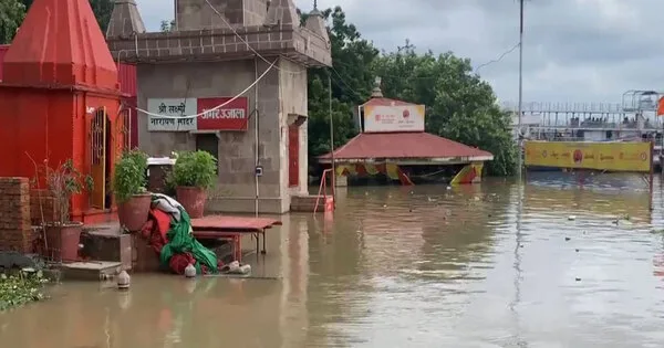यूपी में भारी बारिश से 23 जिले प्रभावित, वाराणसी में बाढ़ की स्थिति पर PM मोदी ने लिया जायजा