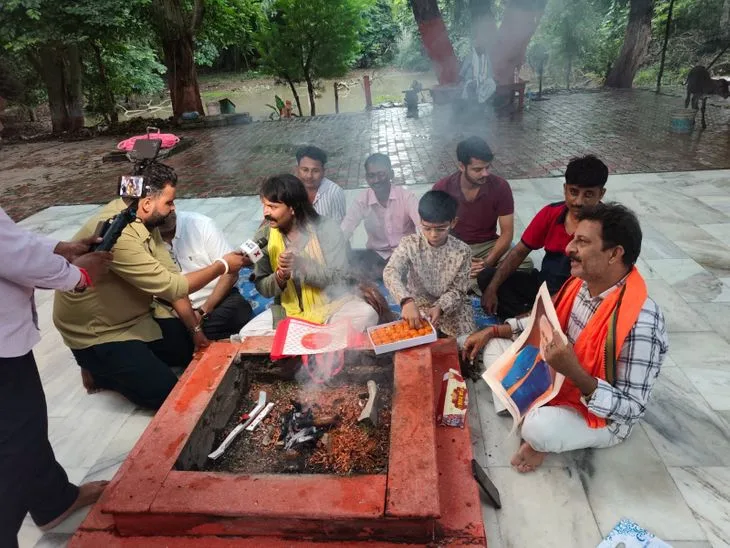 प्रधानमंत्री मोदी के जन्मदिन पर वाराणसी में हवन-पूजन: उत्तम स्वास्थ्य और देश की प्रगति के लिए की गई प्रार्थ...
