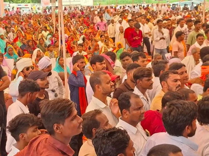 हरिहरपुर में डॉ. रत्नप्पा कुम्हार स्मृति द्वार का उद्घाटन: वाराणसी में कैबिनेट मंत्री अनिल राजभर ने किया, प...