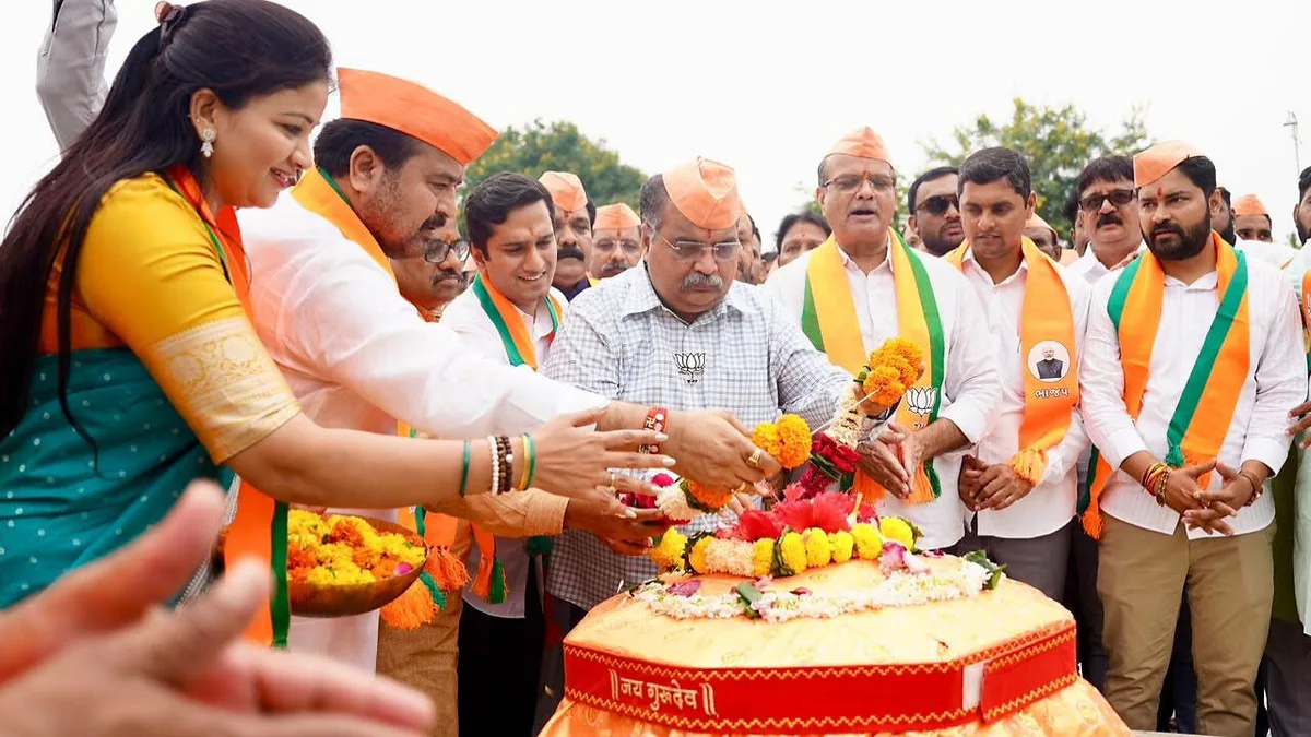 'Seva Sankalp Yatra' Reaches Mozhari, Welcomed At Holy Land Of National Saint Tukdoji Maharaj