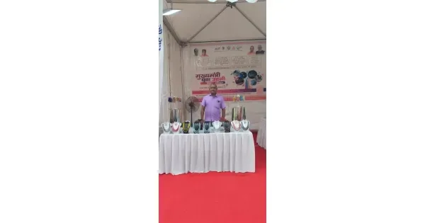 वैश्विक बाजार में मजबूत हो रहा काशी के करघे का रेश्मी धागा, यूपीआईटीएस में दिखेगी बनारसी उत्पादों की धाक