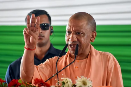 सिल्क क्लस्टर के रूप में विकसित होंगे संत रविदास नगर, मिर्जापुर और वाराणसी सीएम योगी