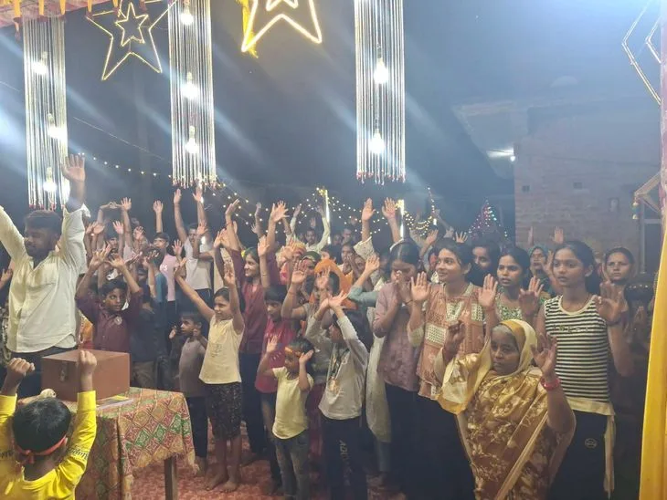 भाजपा नेता काशी तिवारी सकरा रामनगर में मां दुर्गा की: पूजन-अर्चन कर क्षेत्रवासियों के सुख-समृद्धि की कामना की
