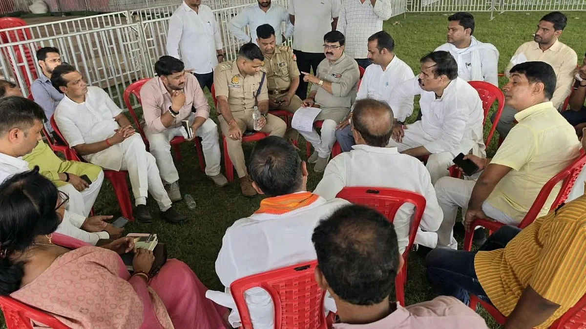 वाराणसी में नितिन नबीन की विशाल जनसभा; स्वागत के लिए भाजपा ने कसी कमर, गांवों में तेज किया जनसंपर्क अभियान