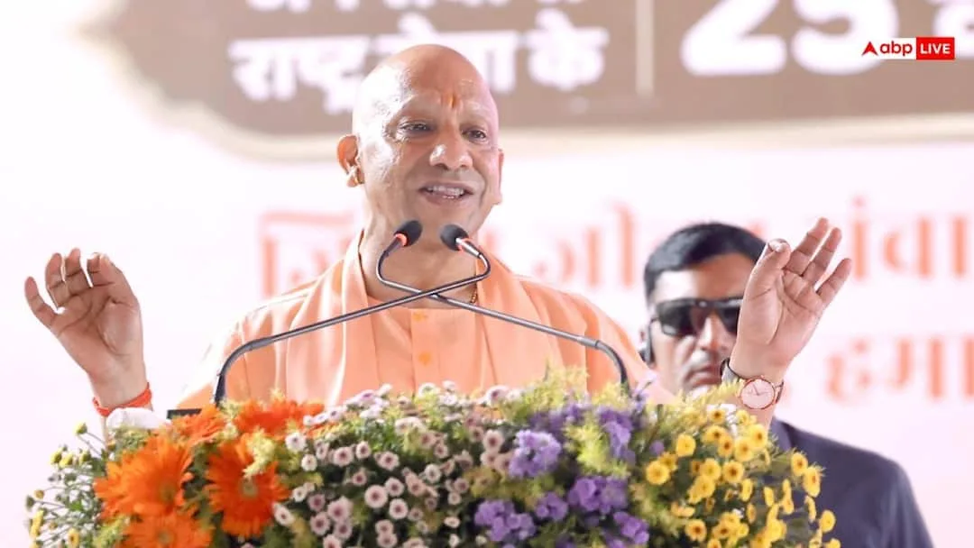 PM मोदी के सेवा के 25 साल, काशी में CM योगी ने किया नमो बुक फेस्ट का शुभारंभ