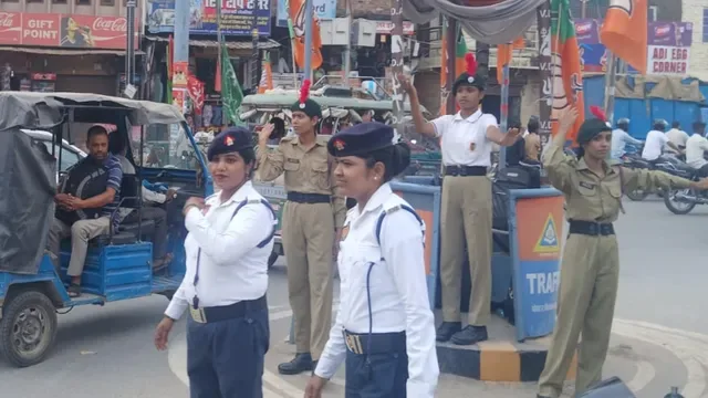 सुबह बनारस- शाम बनारस, जब देखो तब जाम बनारस; व्‍यवस्‍था सुधारने को बेट‍ियों ने संभाल ली यातायात की कमान