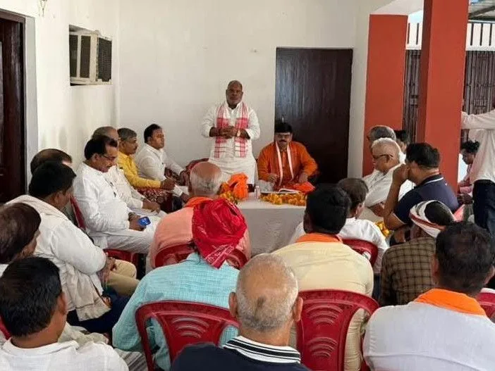 वाराणसी में भाजपा MLC चुनाव की तैयारी में जुटी: पदाधिकारियों संग बनी रणनीति, शिक्षक-स्नातक मतदाताओं से संपर...