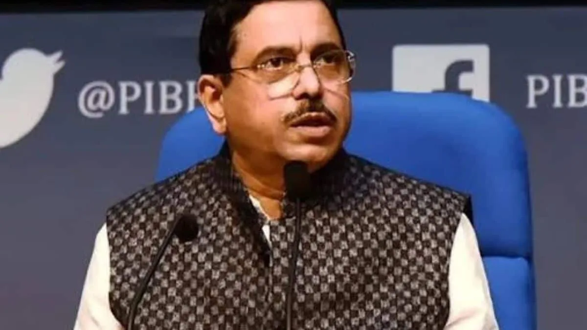 Pralhad Joshi launches registration portal for Kashi Tamil Sangamam 5.0; event from Nov 28 to Dec 12